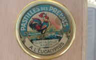 Boîte de pastilles.