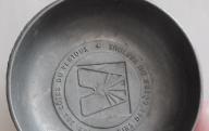 Boite en fer des vins des Côtes du Ventoux.
