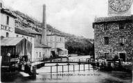 Barrage sur la Sorgue à Fontaine de Vaucluse