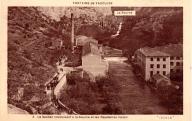 Le sentier conduisant à la source et les papeteries Valdor.