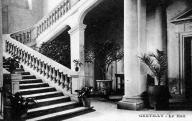 Gentilly, le hall.	Sorgues