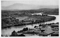 Vue générale sur la plaine, le Rhône et le mont Ventoux