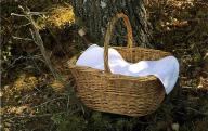 Partie de campagne : panier à goûter. Osier blanc tissé (reproduction musée de la vannerie) à Cadenet