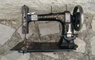 Machine à coudre marque 
