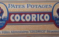 Plaque publicitaire métallique des établissement COCORICO à Bédarrides
