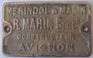 Plaque métallique du constructeur avignonnais R. Marin.	XXe siècle
