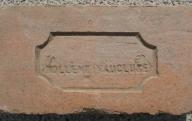 Brique réfractaire fabriquée à Bollène avec inscription