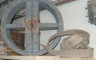 Roue d'entraînement en bois.